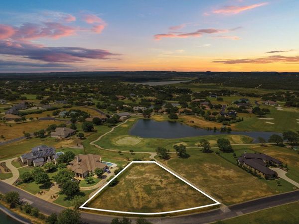 1808 Ballinger DR, Spicewood, TX 78669