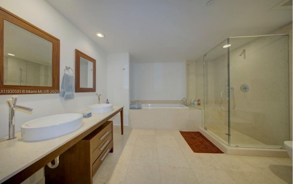 495 Brickell Ave, Unit 4004, Miami, FL 33131 Photo