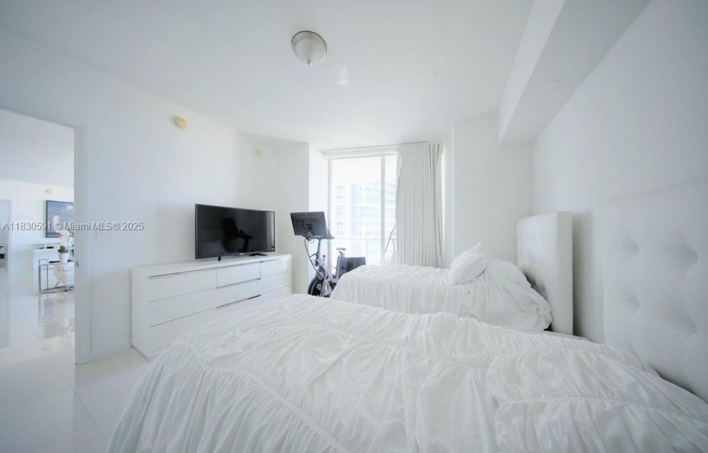 495 Brickell Ave, Unit 4004, Miami, FL 33131 Photo