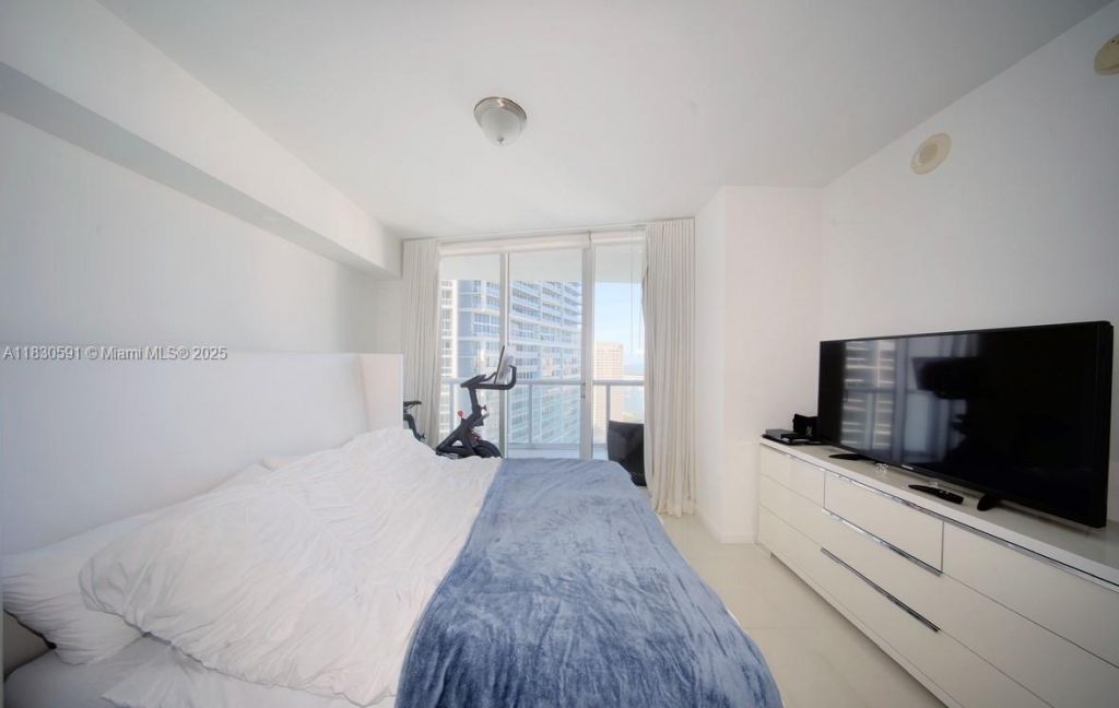 495 Brickell Ave, Unit 4004, Miami, FL 33131 Photo