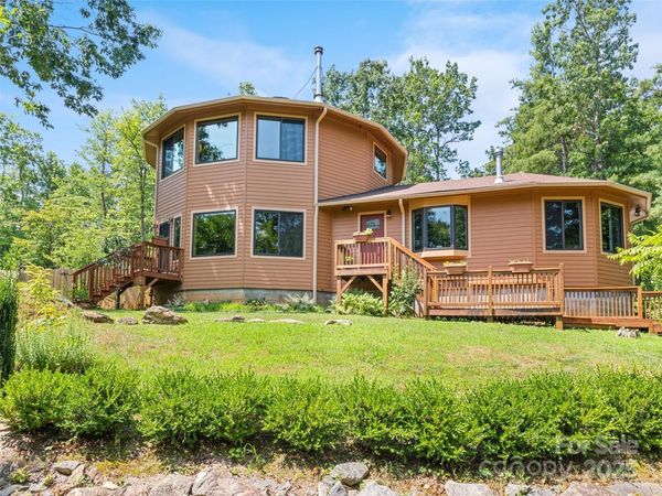 2675 Holbert Cove Road, Saluda, NC 28773