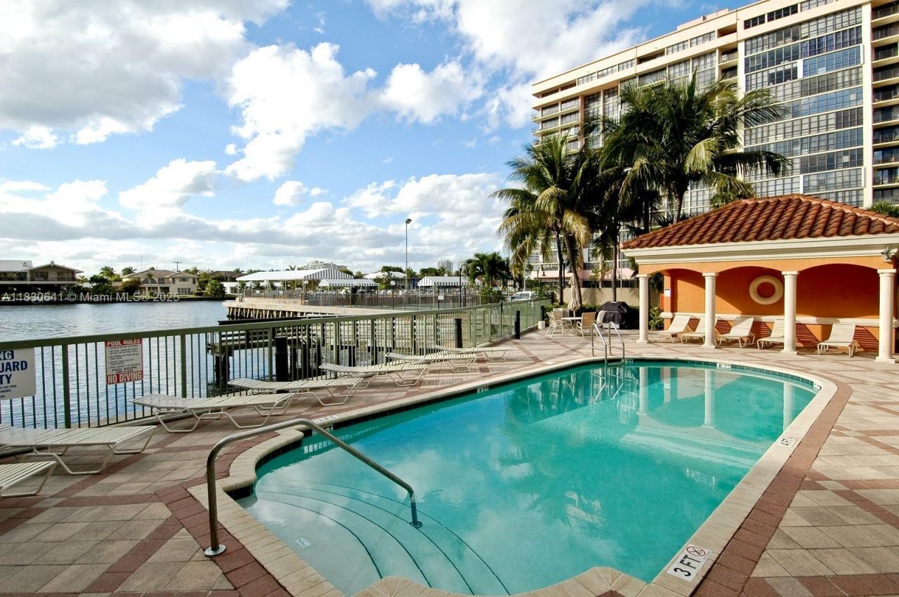 2080 S Ocean Dr, Unit 1408, Hallandale Beach, FL 33009 Photo