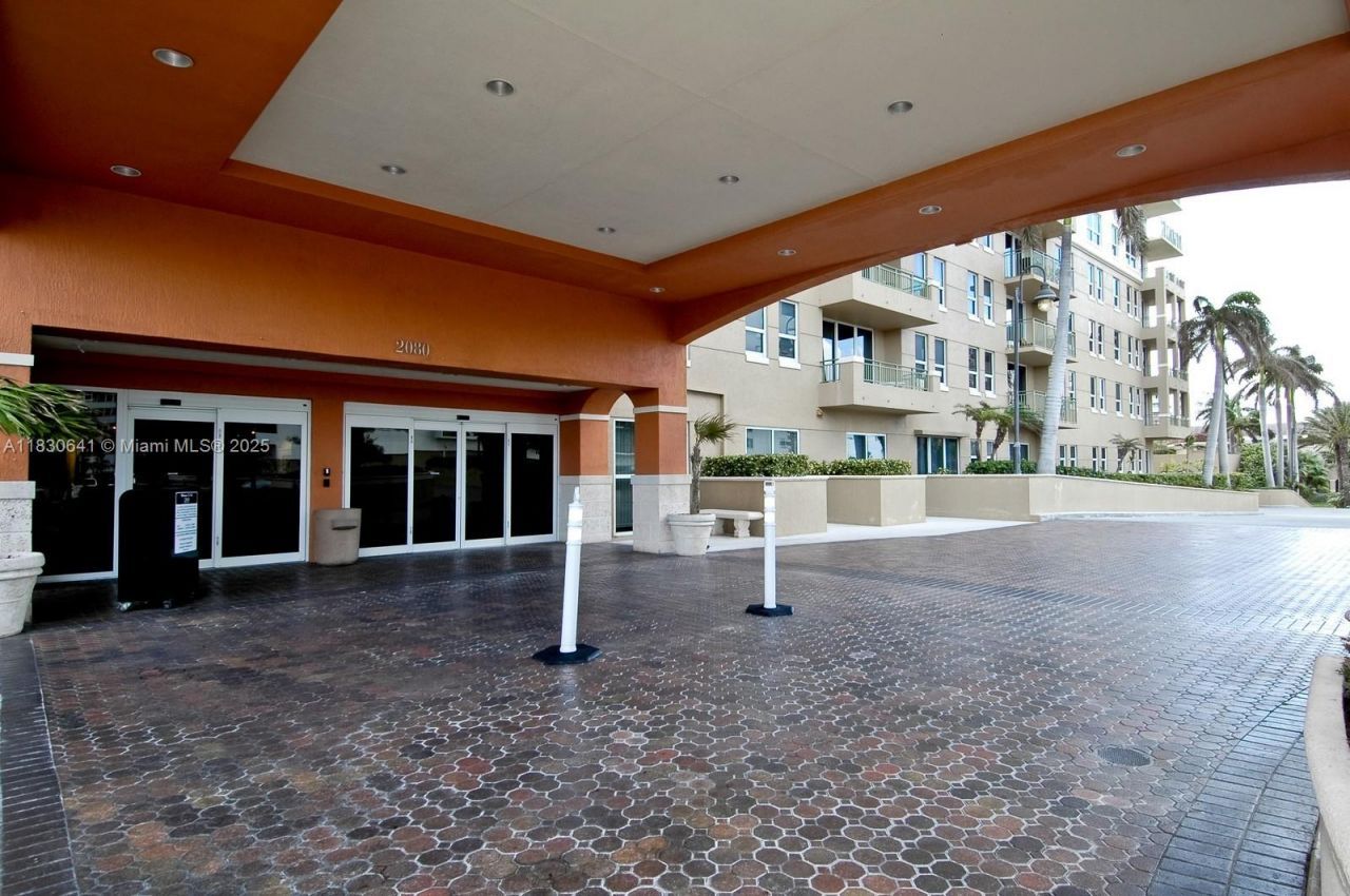 2080 S Ocean Dr, Unit 1408, Hallandale Beach, FL 33009 Photo