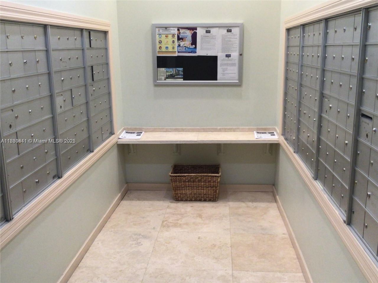 2080 S Ocean Dr, Unit 1408, Hallandale Beach, FL 33009 Photo