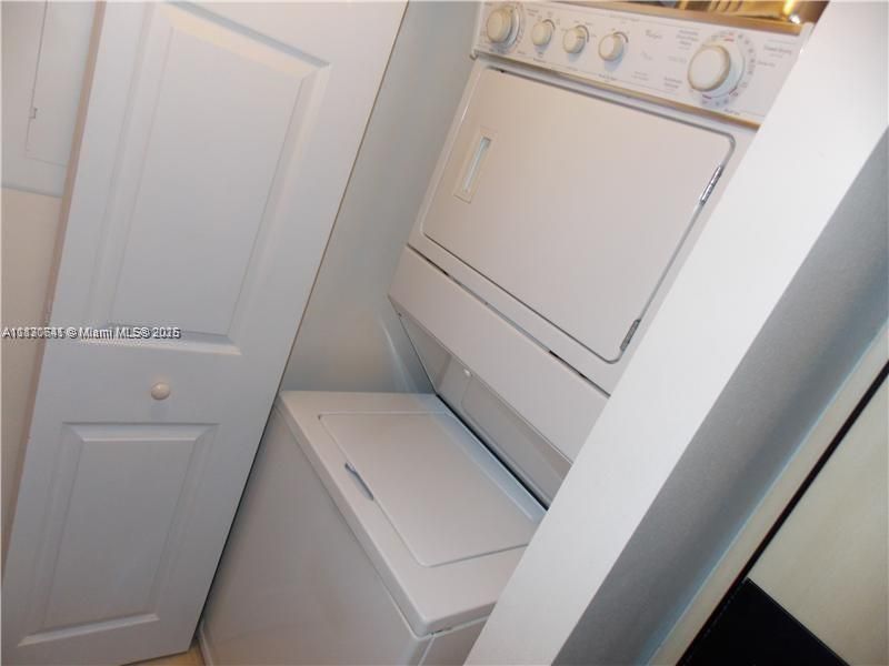 2080 S Ocean Dr, Unit 1408, Hallandale Beach, FL 33009 Photo