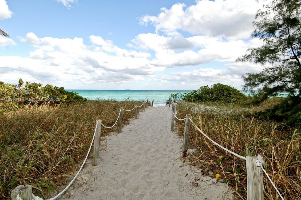 2080 S Ocean Dr, Unit 1408, Hallandale Beach, FL 33009 Photo