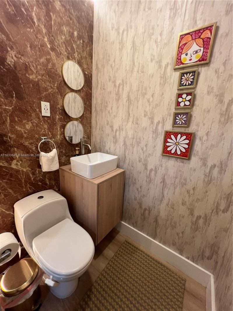 323 NW 105th St, Miami, FL 33150 Photo