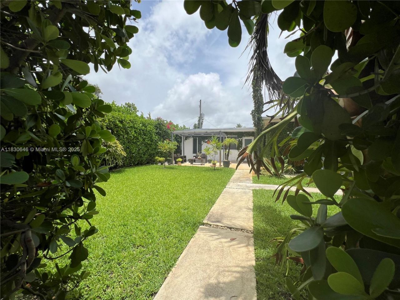 323 NW 105th St, Miami, FL 33150 Photo