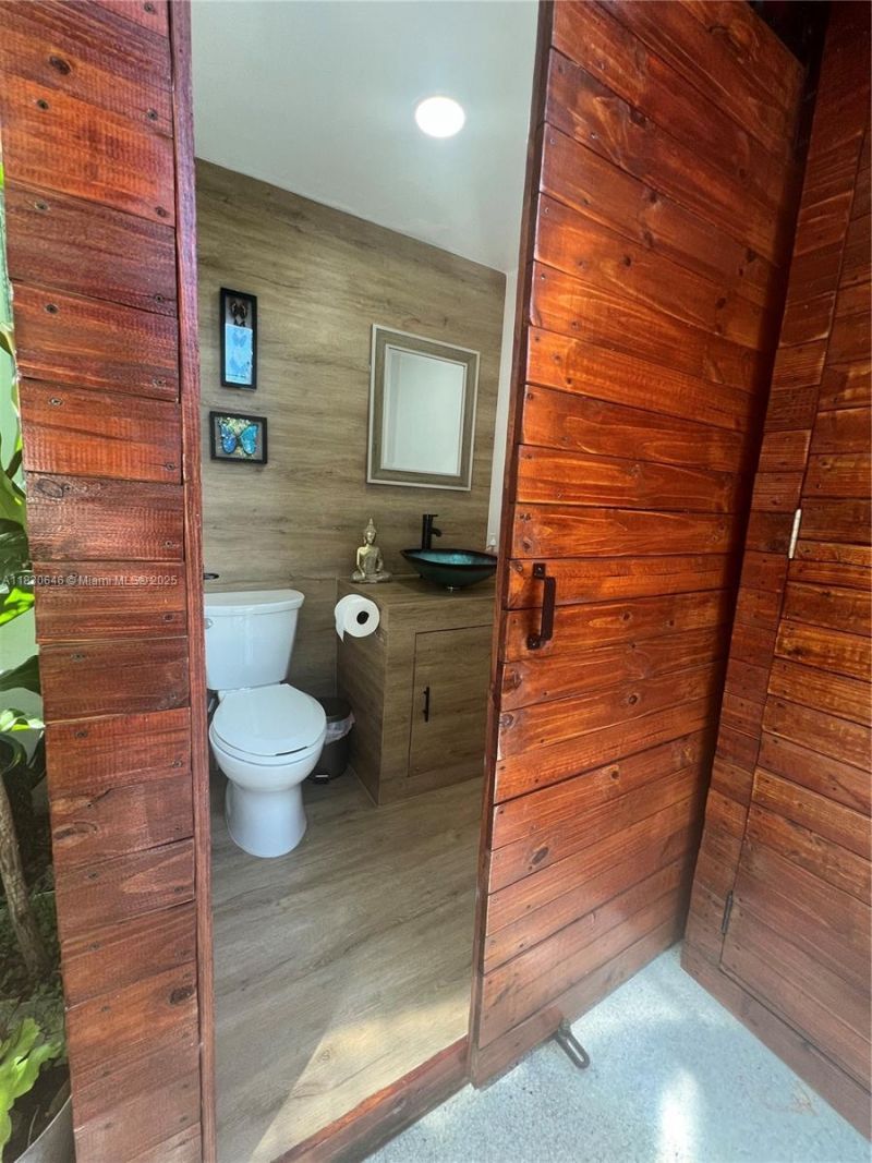 323 NW 105th St, Miami, FL 33150 Photo