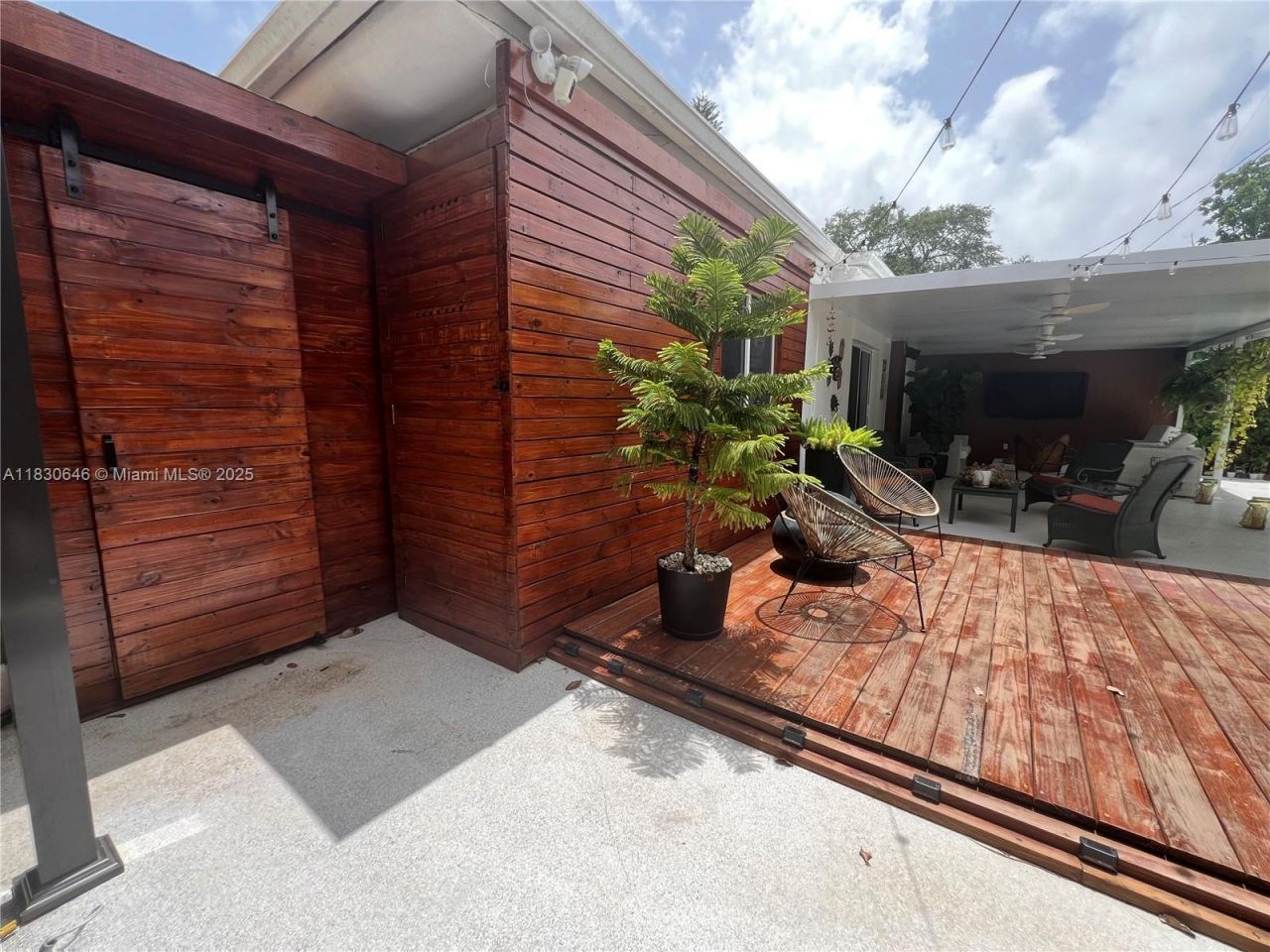 323 NW 105th St, Miami, FL 33150 Photo