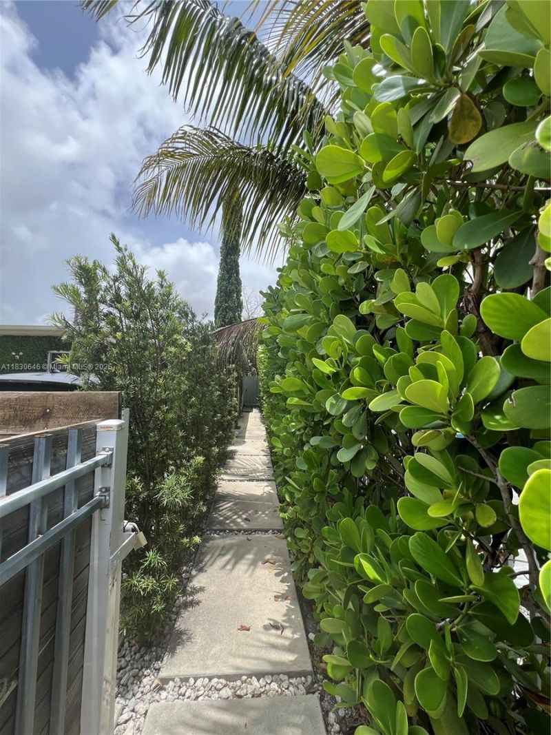 323 NW 105th St, Miami, FL 33150 Photo