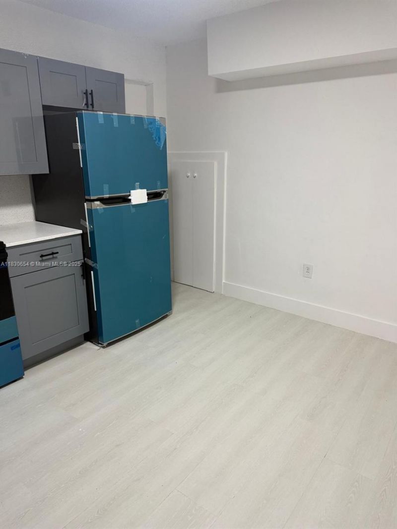 1000 W 28 St, Unit 15, Hialeah, FL 33010 Photo