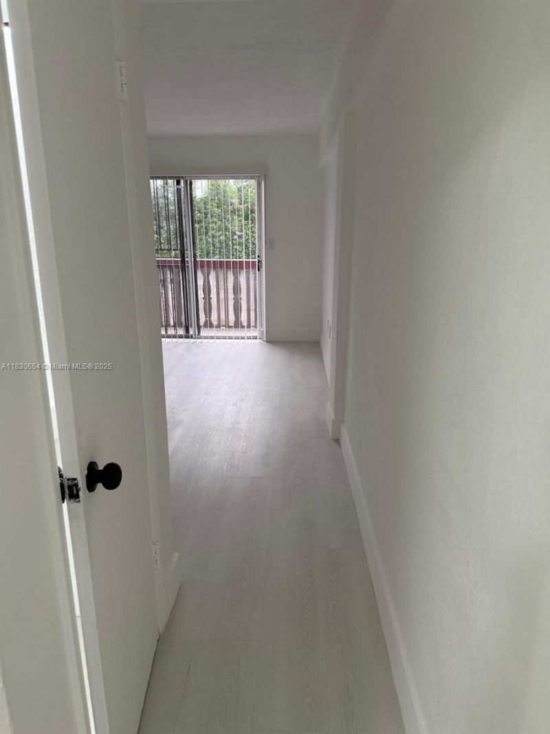 1000 W 28 St, Unit 15, Hialeah, FL 33010 Photo
