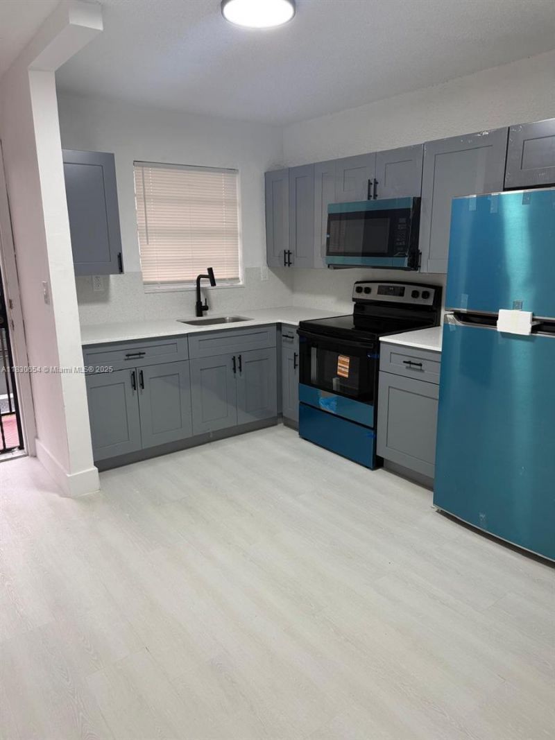 1000 W 28 St, Unit 15, Hialeah, FL 33010 Photo