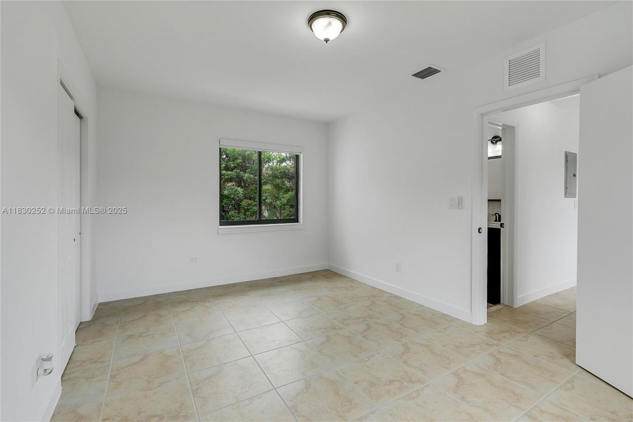 36 NW 52nd St, Miami, FL 33127 Photo
