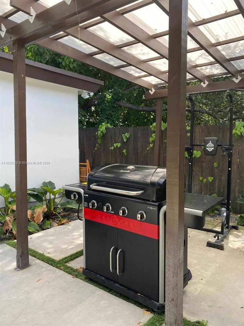 36 NW 52nd St, Miami, FL 33127 Photo