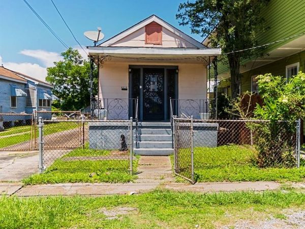 8819 FIG Street, New Orleans, LA 70118