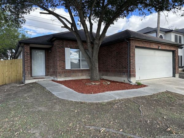 7955 Bronzerock, San Antonio, TX 78244