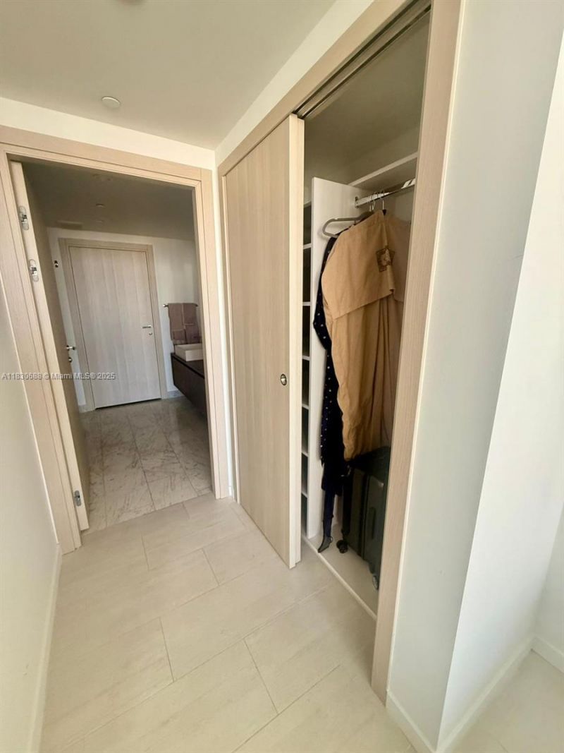 1000 Brickell Plz, Unit 2008, Miami, FL 33131 Photo