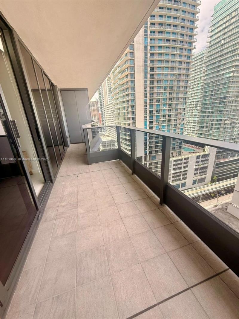 1000 Brickell Plz, Unit 2008, Miami, FL 33131 Photo