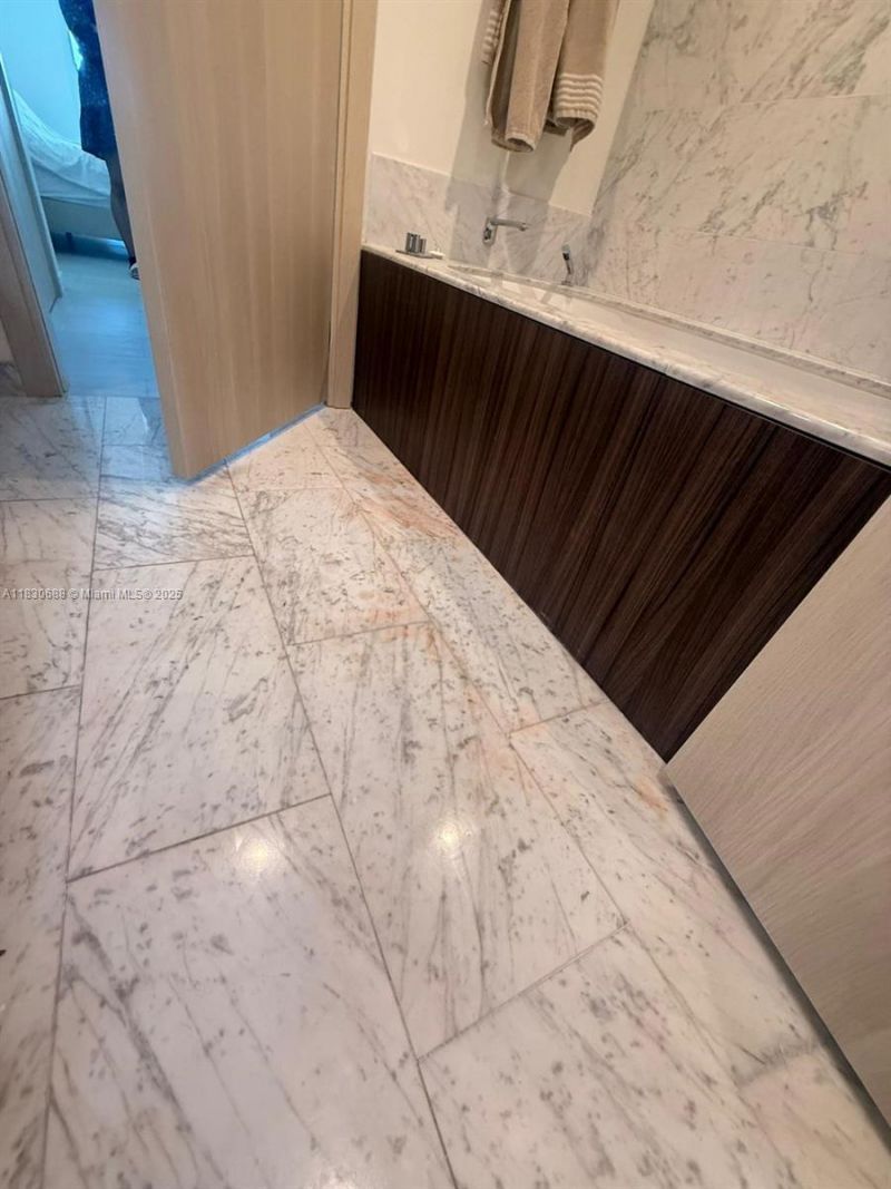 1000 Brickell Plz, Unit 2008, Miami, FL 33131 Photo