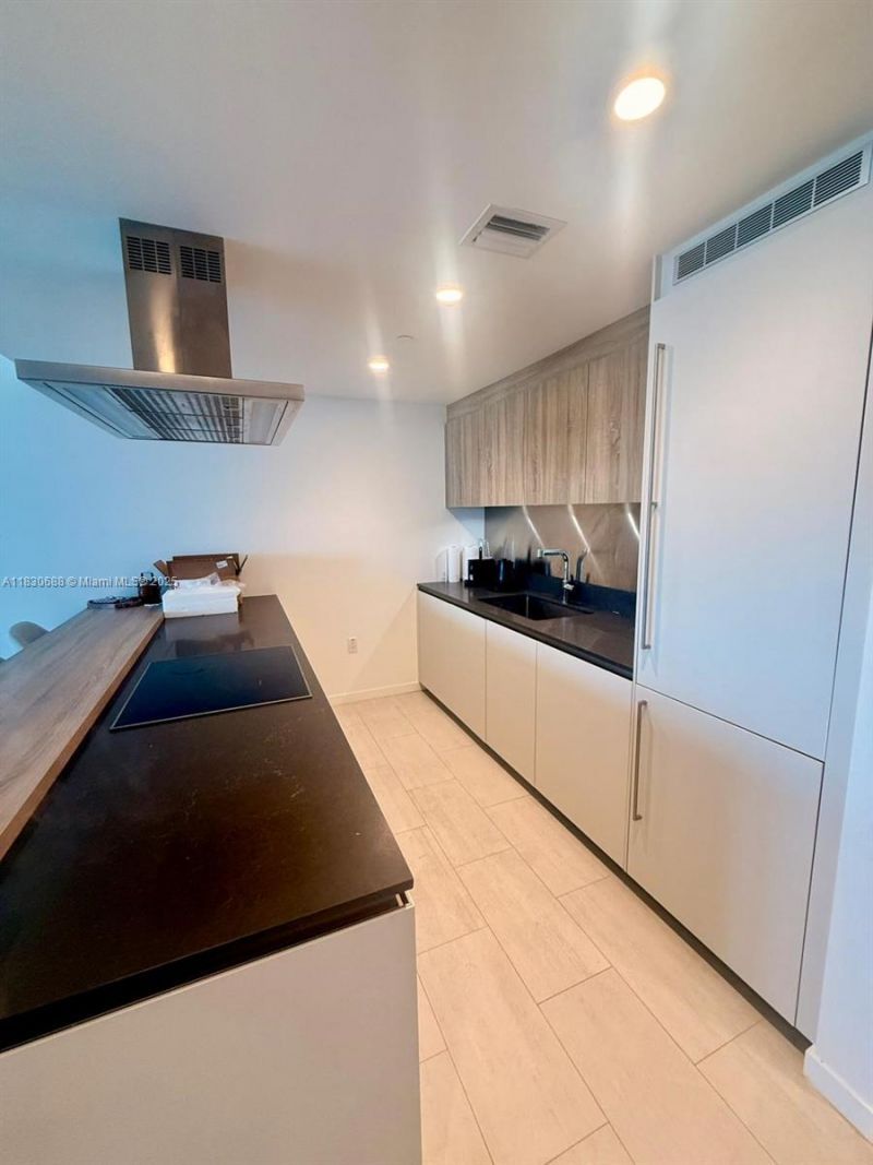 1000 Brickell Plz, Unit 2008, Miami, FL 33131 Photo