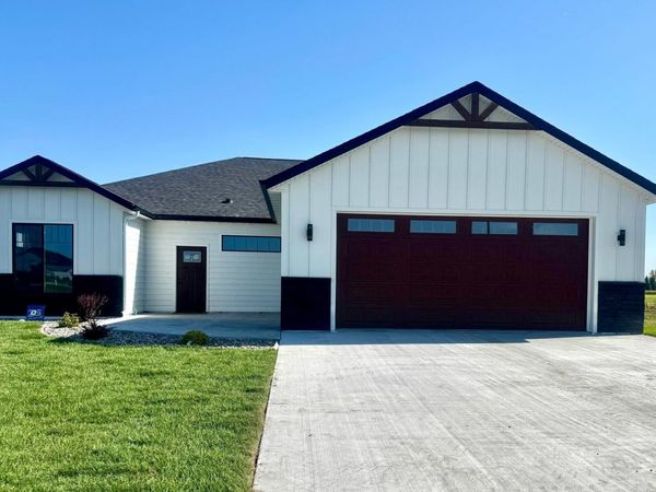 215 Emma Court, Mapleton, ND 58059