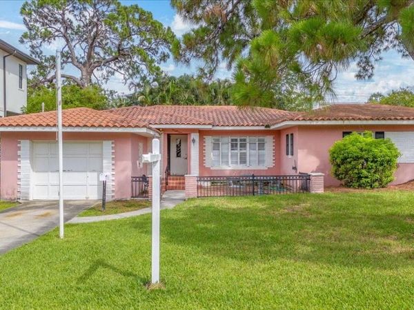 267 SNELL ISLE BOULEVARD NE, ST PETERSBURG, FL 33704