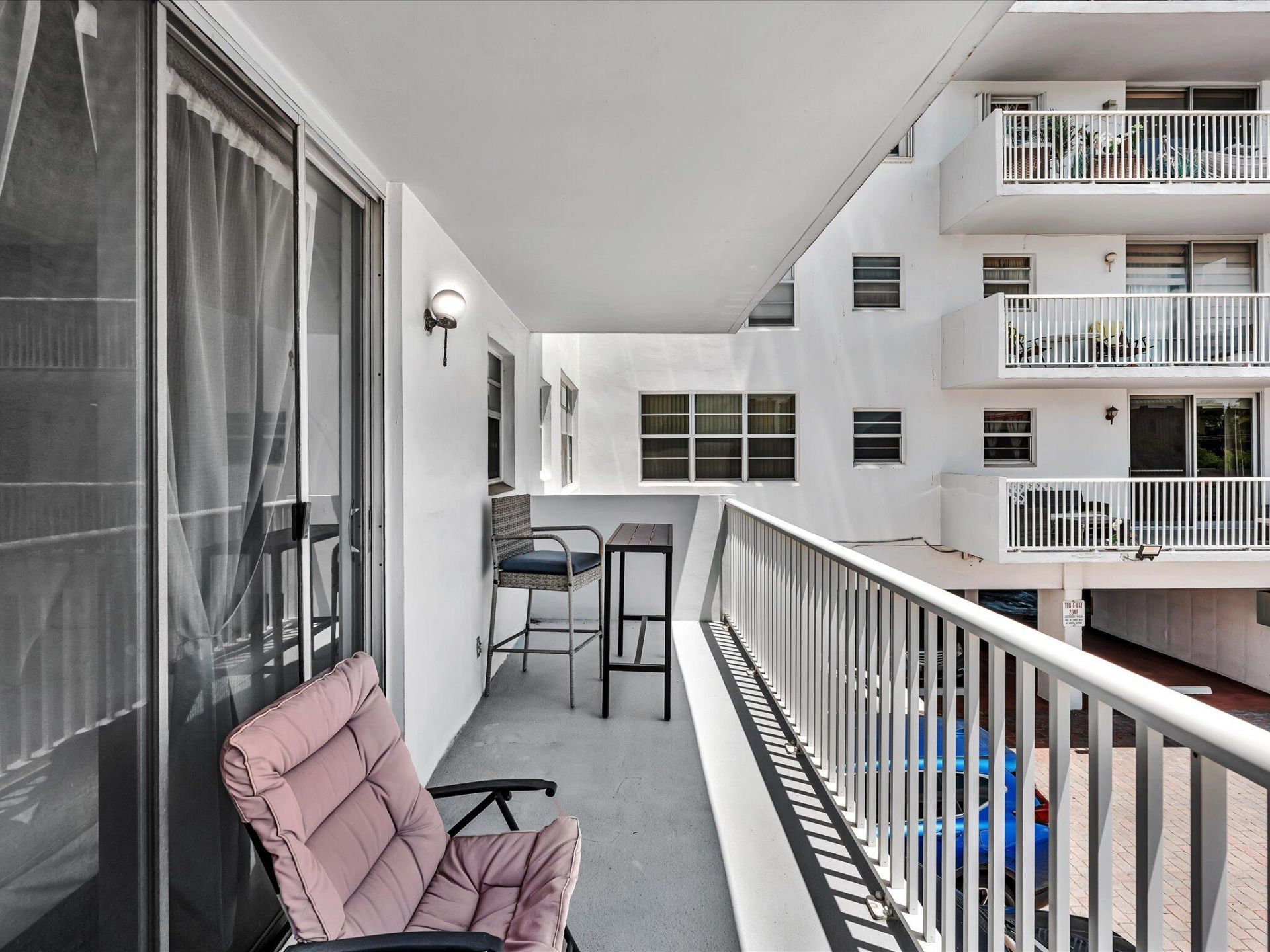 137 Golden Isles Drive, Unit 312, Hallandale Beach, FL 33009 Photo