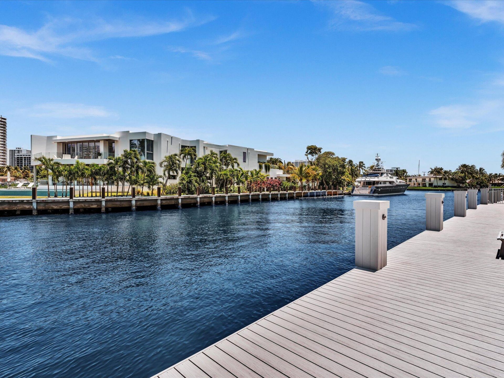 137 Golden Isles Drive, Unit 312, Hallandale Beach, FL 33009 Photo