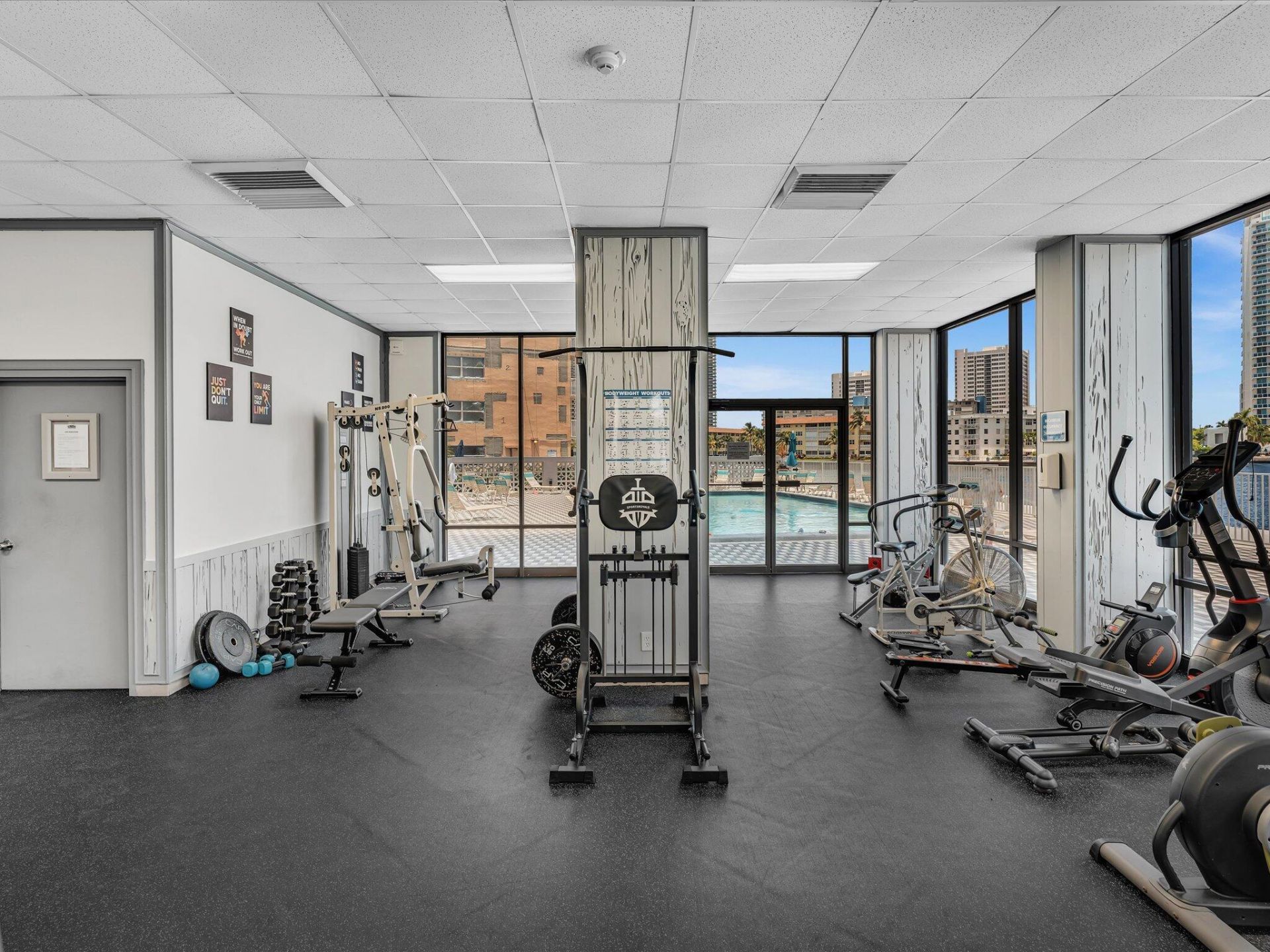 137 Golden Isles Drive, Unit 312, Hallandale Beach, FL 33009 Photo