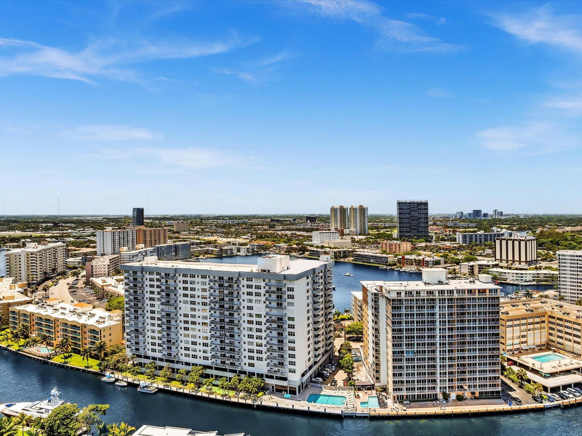 137 Golden Isles Drive, Unit 312, Hallandale Beach, FL 33009 Photo