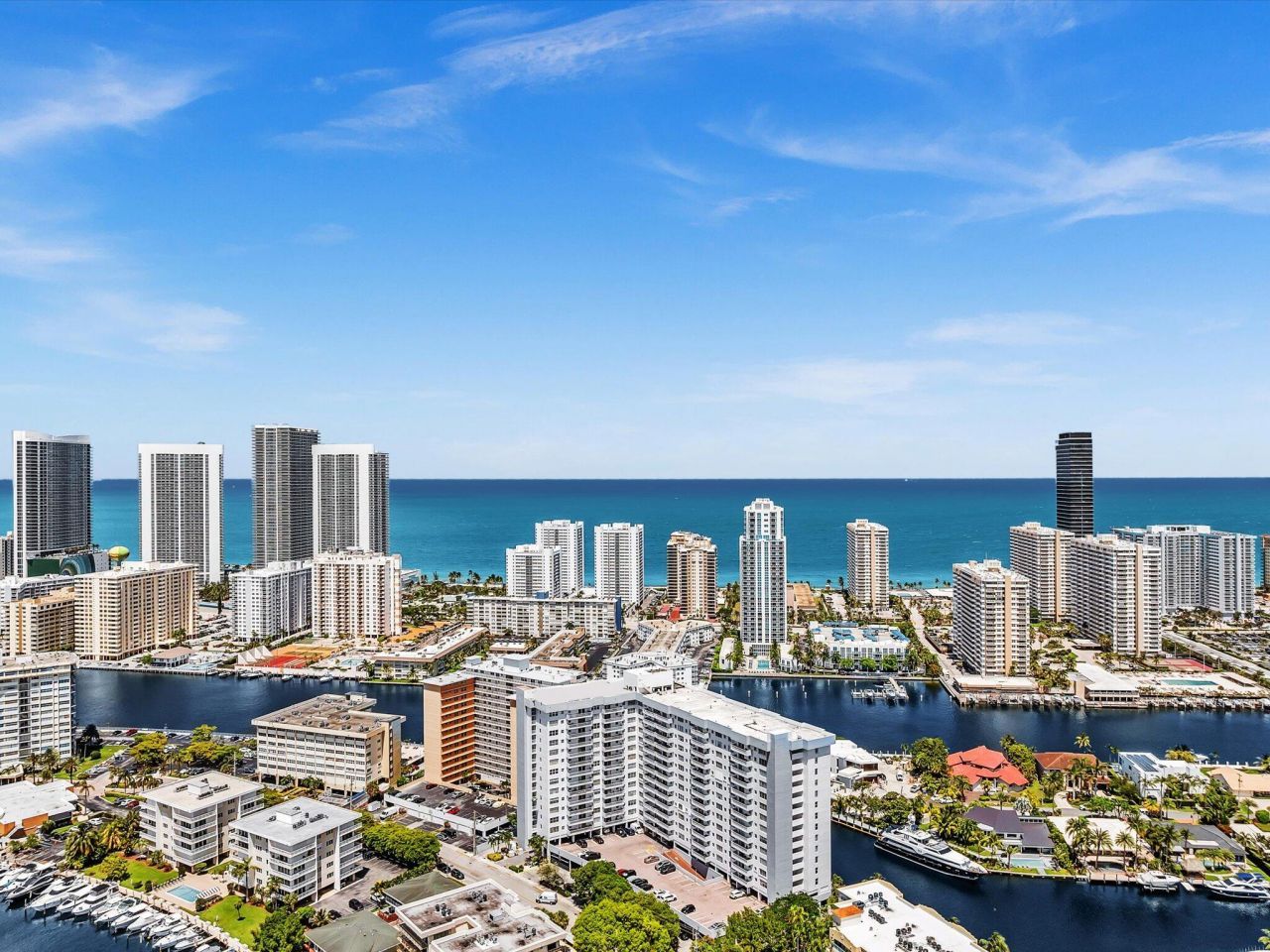 137 Golden Isles Drive, Unit 312, Hallandale Beach, FL 33009 Photo