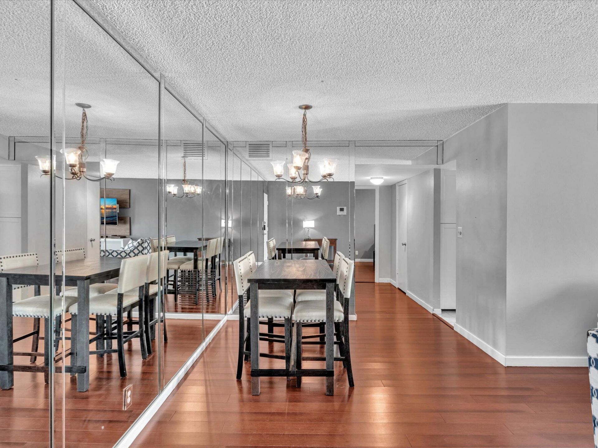 137 Golden Isles Drive, Unit 312, Hallandale Beach, FL 33009 Photo