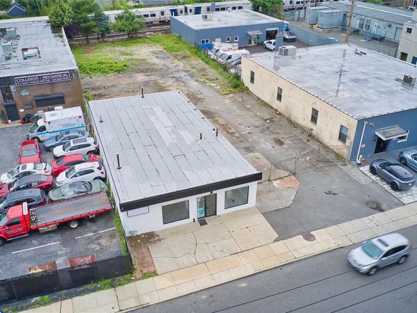 88 S Bayles Avenue, Port Washington, NY 11050