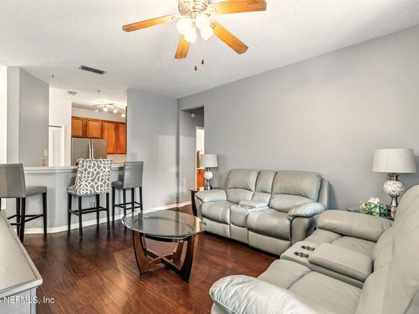 8601 BEACH Boulevard, Unit 209, Jacksonville, FL 32216