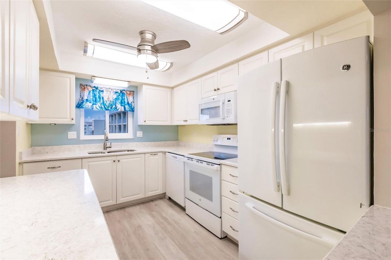 3635 Lake Bayshore Drive, Unit J-410, Bradenton, FL 34205 Photo