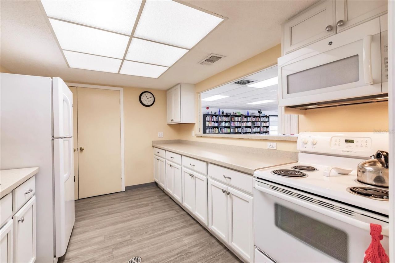 3635 Lake Bayshore Drive, Unit J-410, Bradenton, FL 34205 Photo