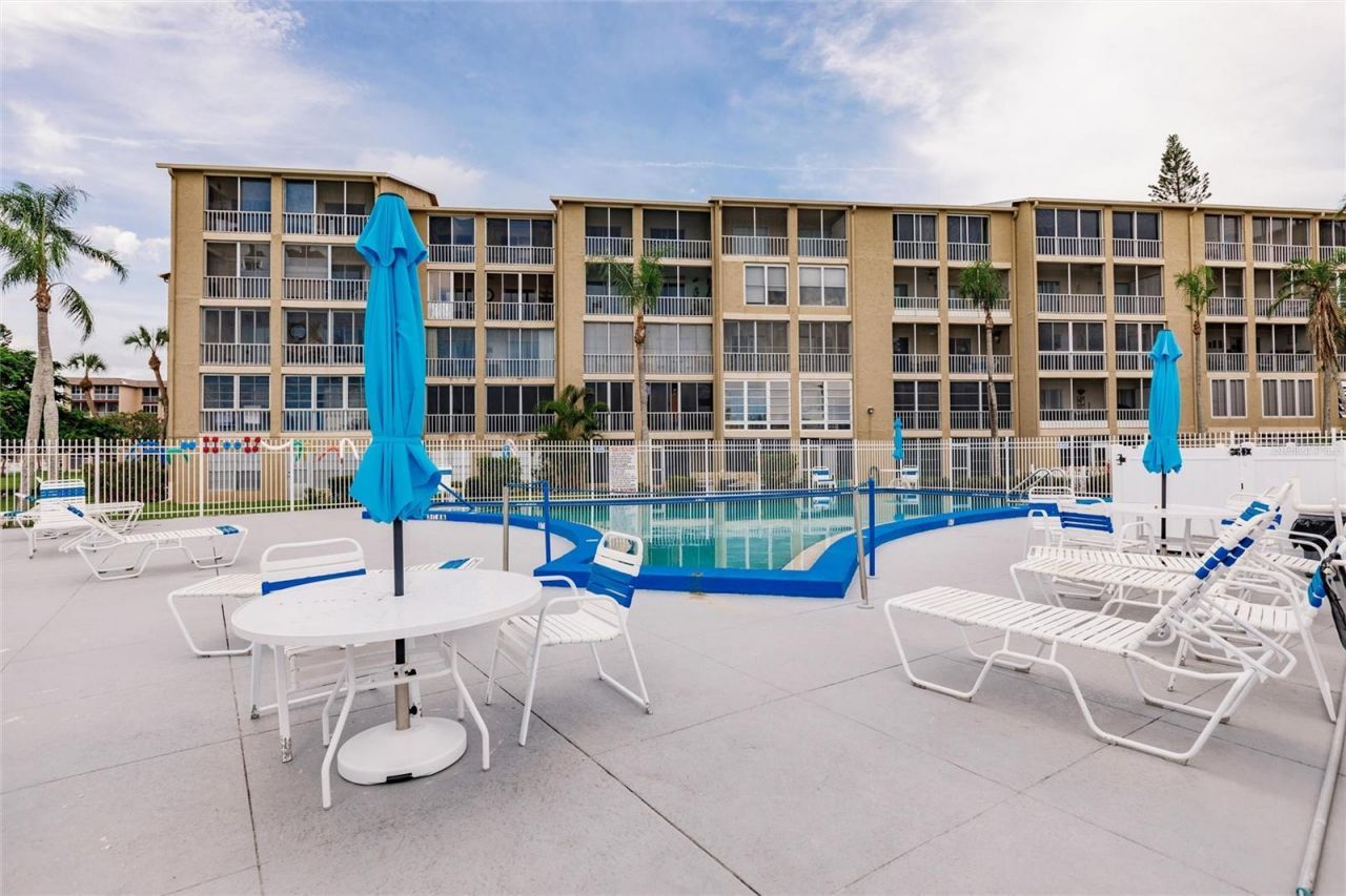 3635 Lake Bayshore Drive, Unit J-410, Bradenton, FL 34205 Photo