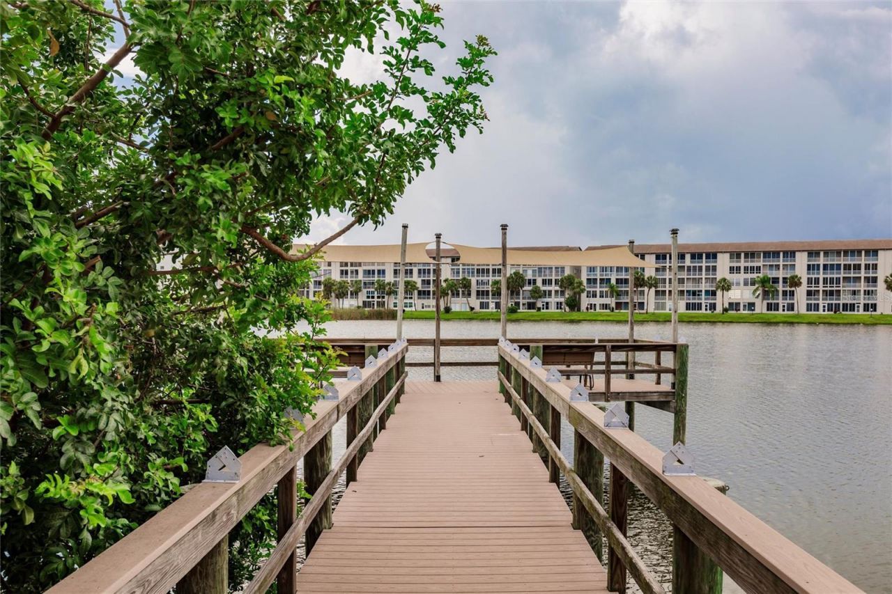 3635 Lake Bayshore Drive, Unit J-410, Bradenton, FL 34205 Photo