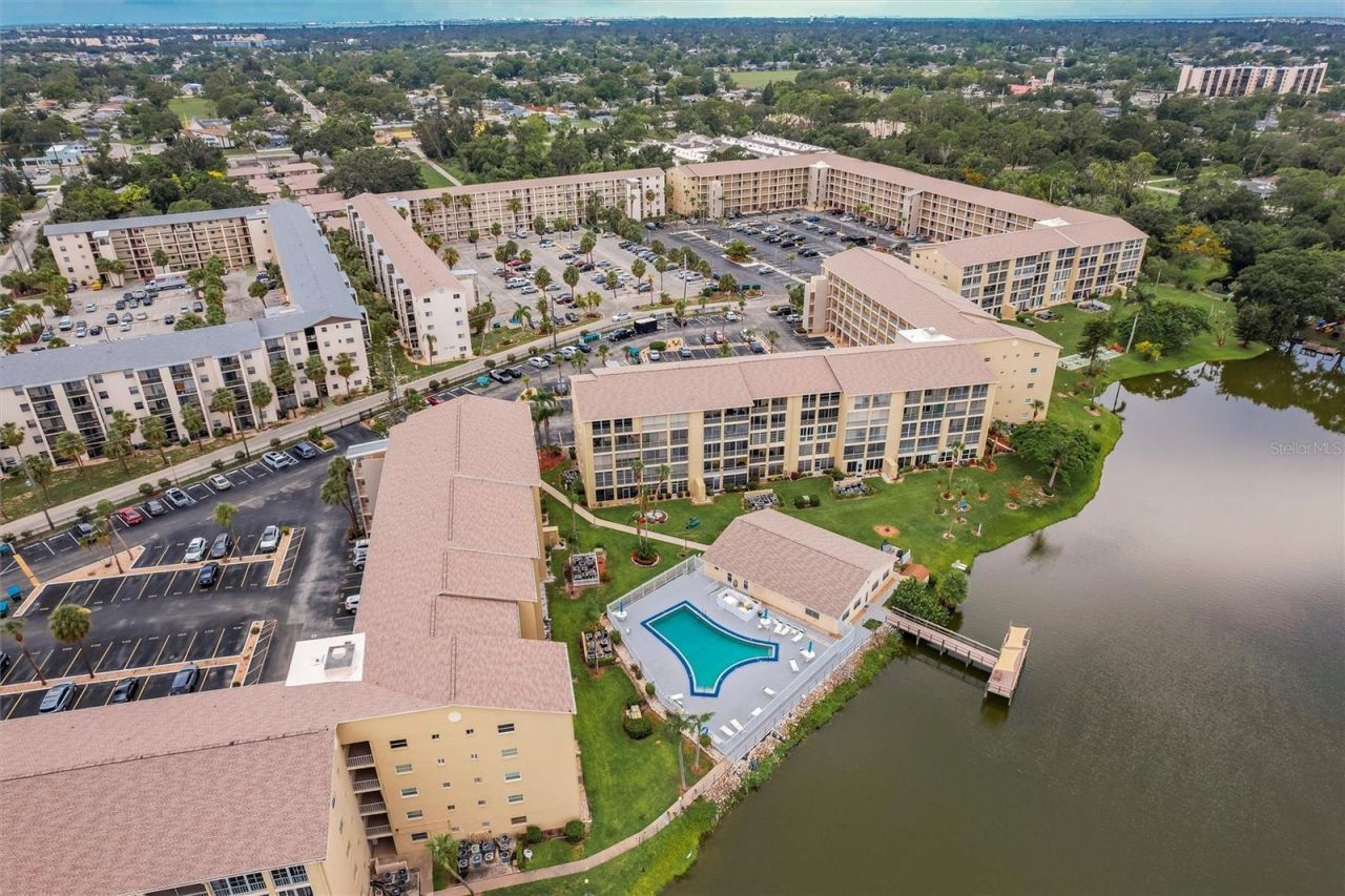 3635 Lake Bayshore Drive, Unit J-410, Bradenton, FL 34205 Photo