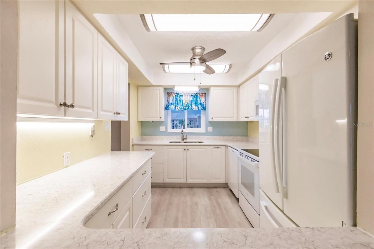 3635 Lake Bayshore Drive, Unit J-410, Bradenton, FL 34205 Photo