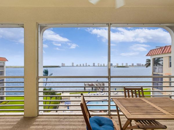 105 Paradise Harbour Boulevard, Unit 501, North Palm Beach, FL 33408