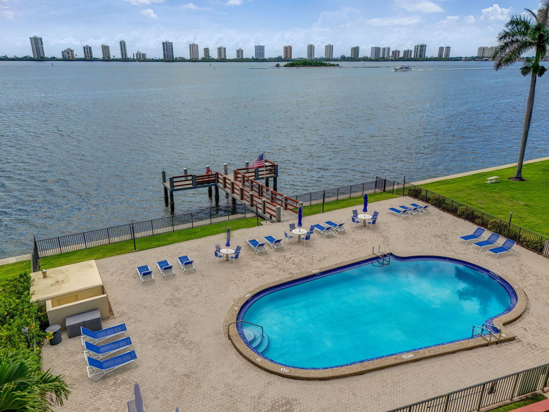 105 Paradise Harbour Boulevard, Unit 501, North Palm Beach, FL 33408 Photo
