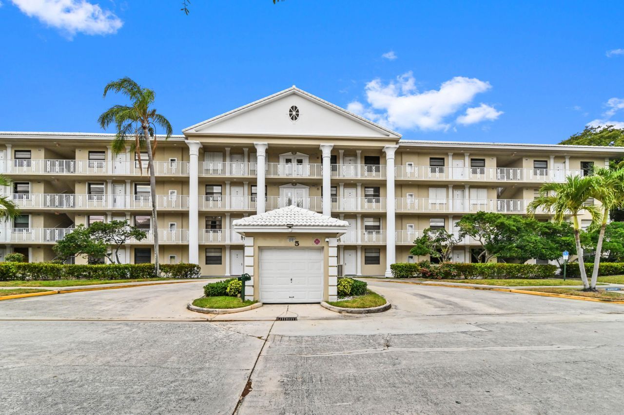 3507 Village Boulevard, Unit 406, West Palm Beach, FL 33409 Photo