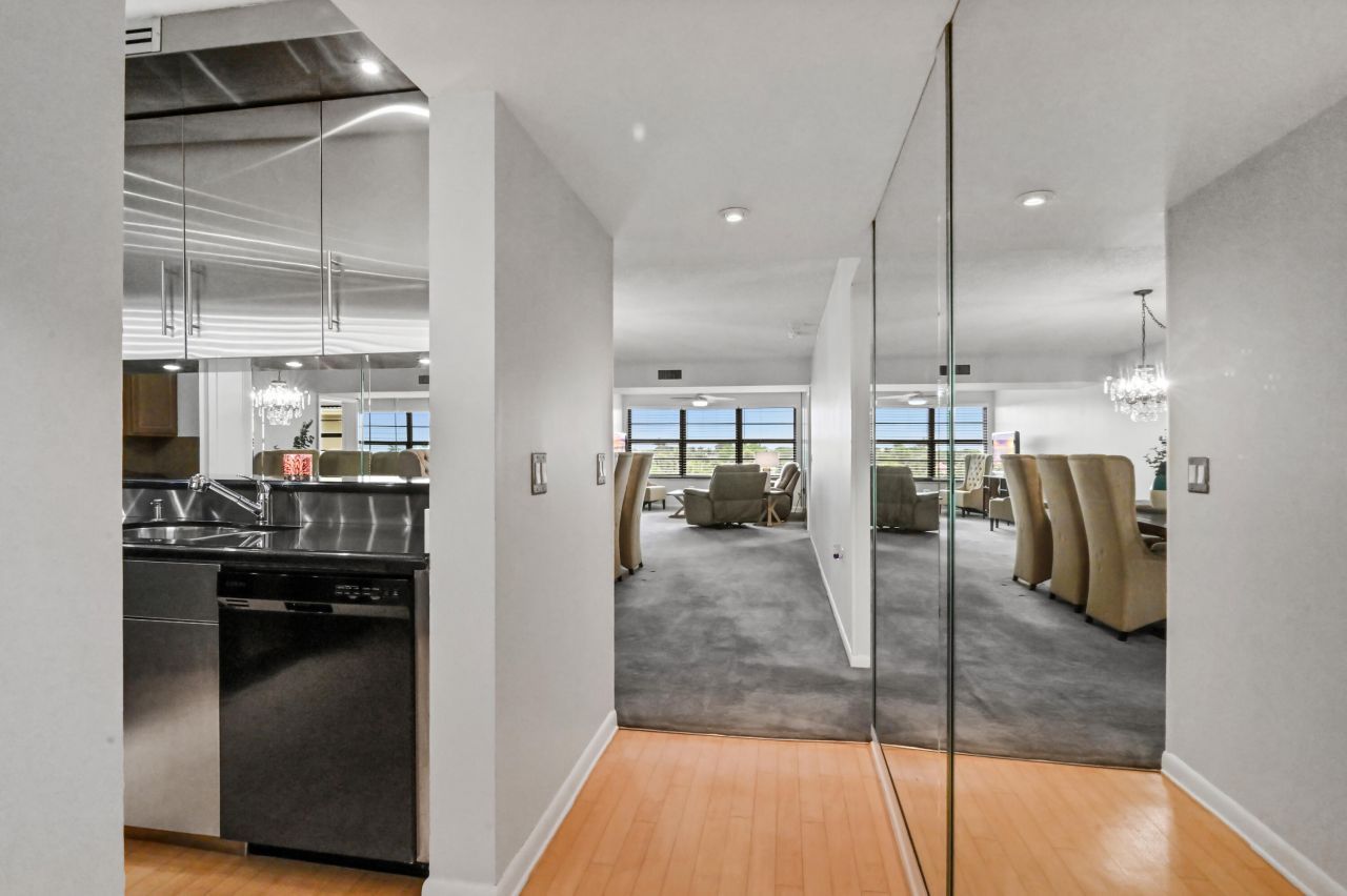 3507 Village Boulevard, Unit 406, West Palm Beach, FL 33409 Photo