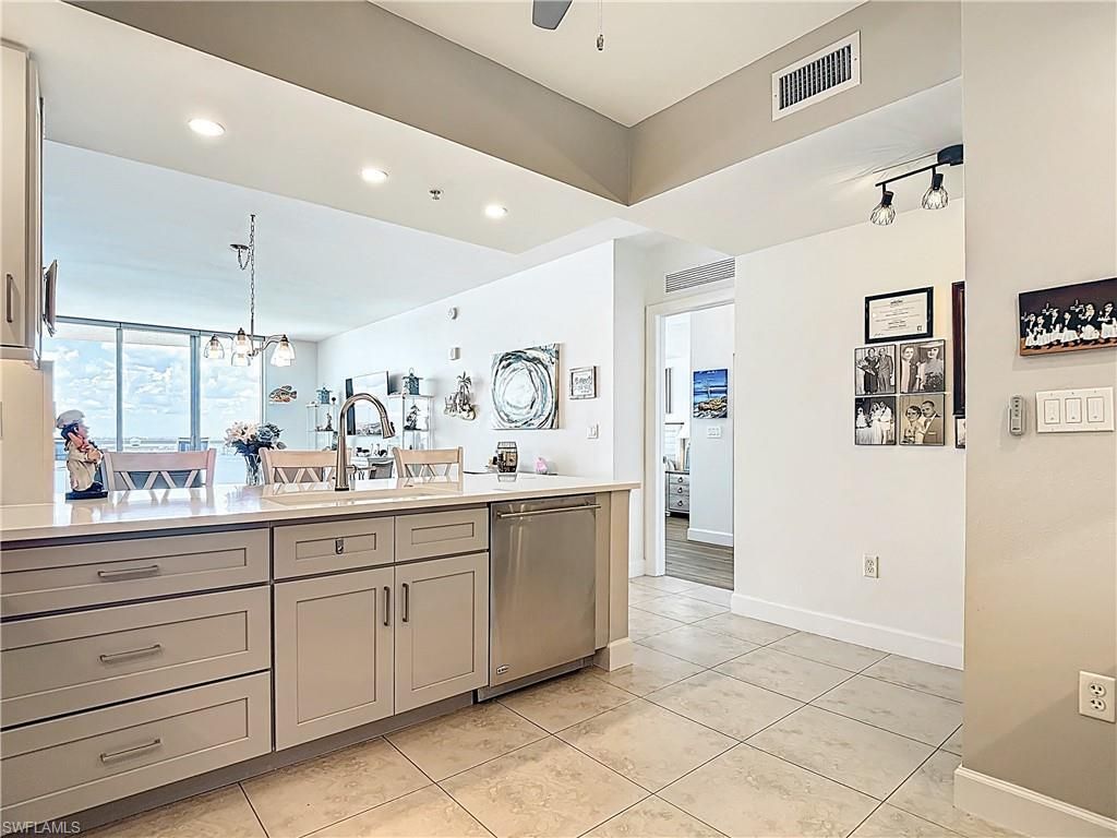 3000 Oasis Grand Blvd, Unit 1203, Fort Myers, FL 33916 Photo