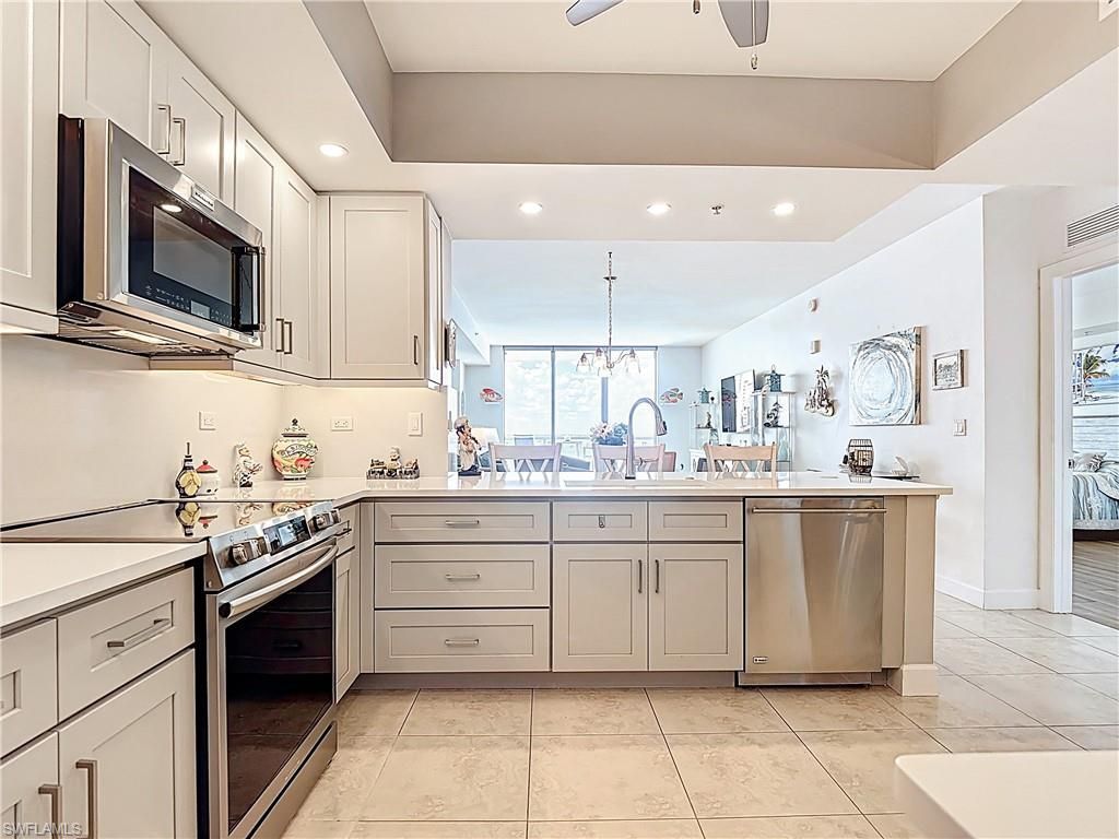 3000 Oasis Grand Blvd, Unit 1203, Fort Myers, FL 33916 Photo