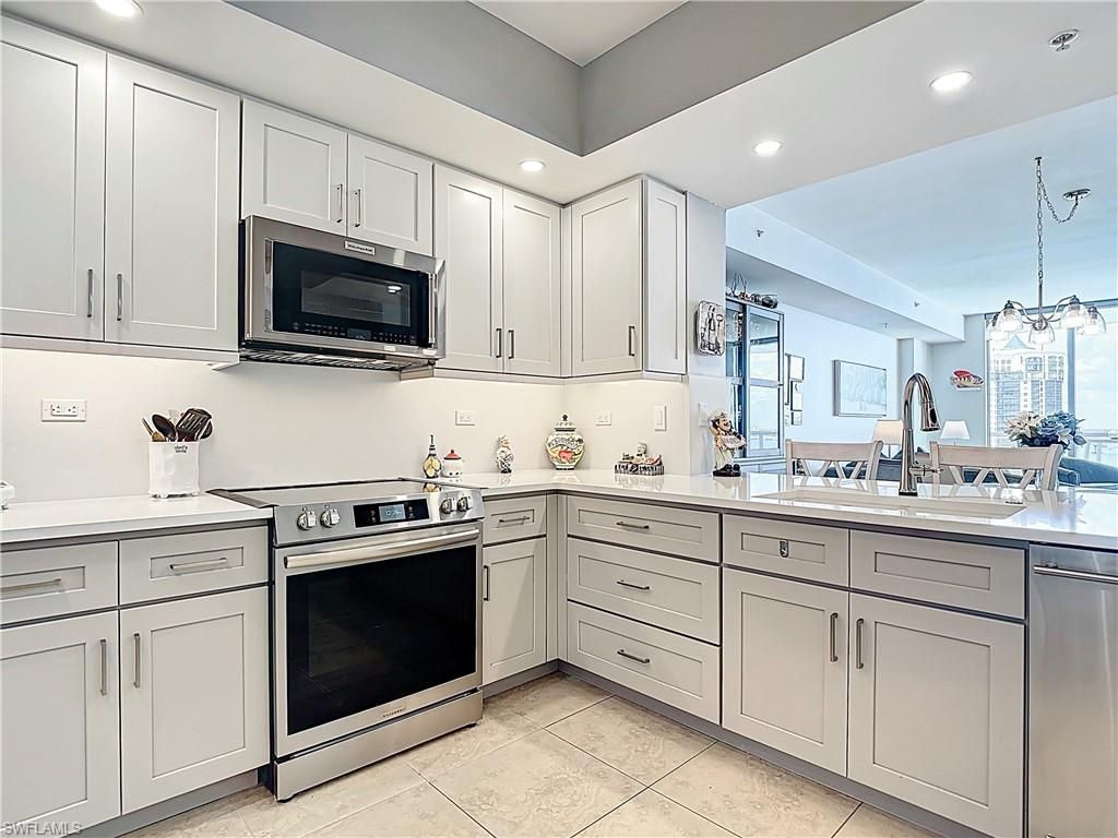 3000 Oasis Grand Blvd, Unit 1203, Fort Myers, FL 33916 Photo