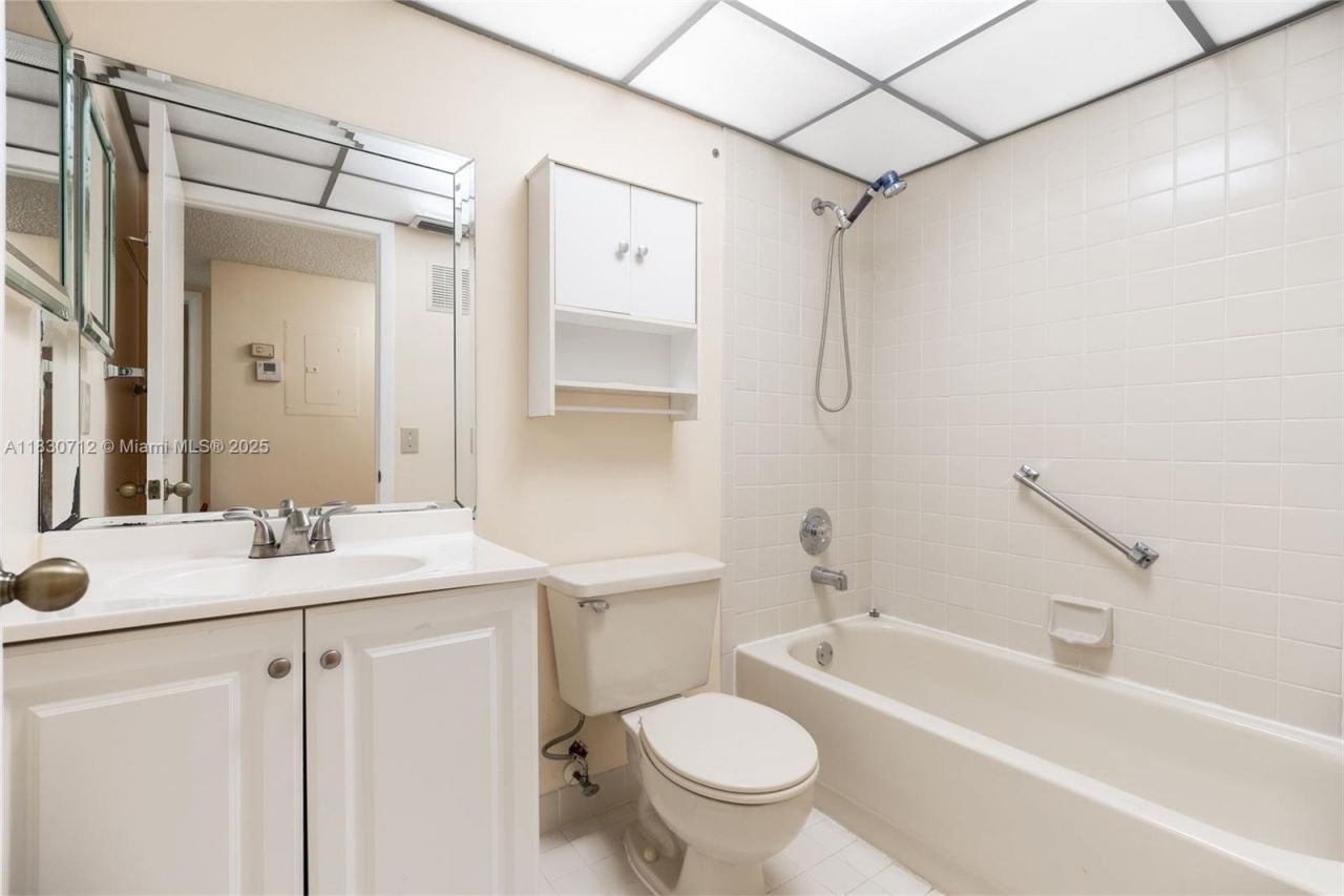 10869 W Clairmont Cir, Unit 209, Tamarac, FL 33321 Photo